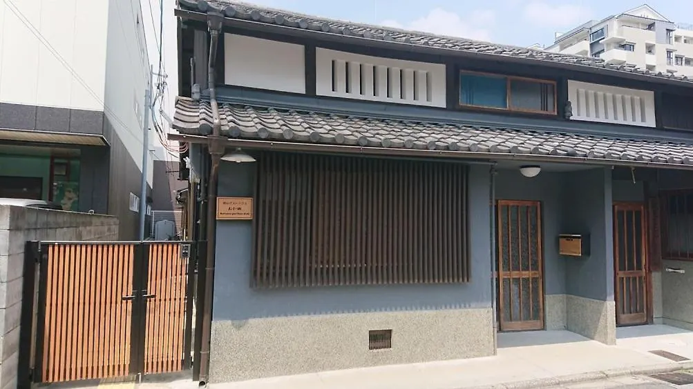桃山ゲストハウス おかだ location